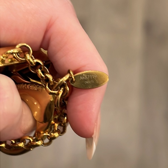 Louis Vuitton LV Fleur de Monogram Bag Charm
Key chain Pristine 🔑 - Picture 14 of 14